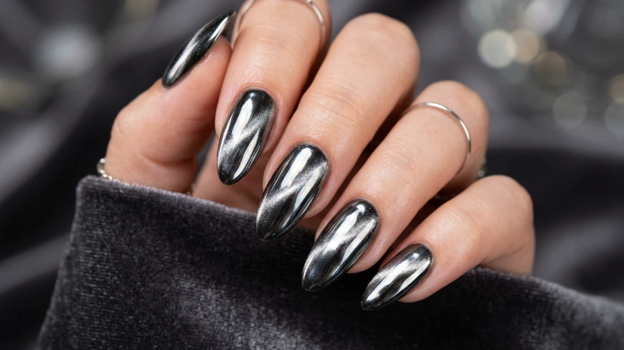 Chrome Cat Eye Nails