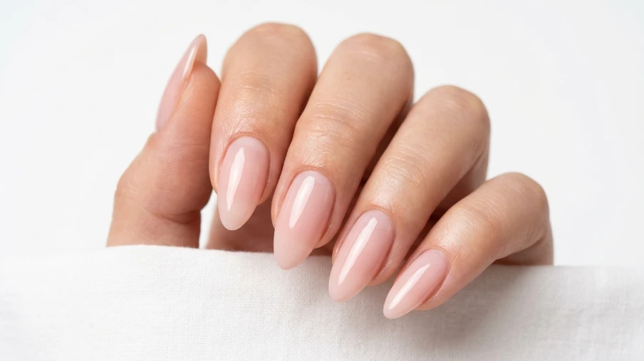 Classy Gel Nails for Long-Lasting Sophistication