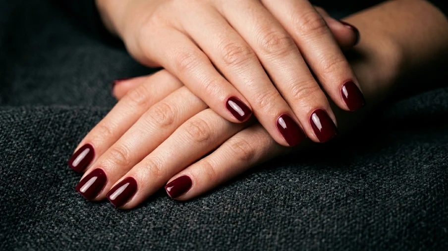 Glossy Single-Color Short Nails